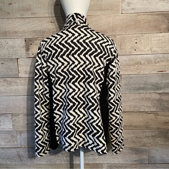 Chico’s women’s black and white zip up jacket in size 2 - Picture 5 of 10